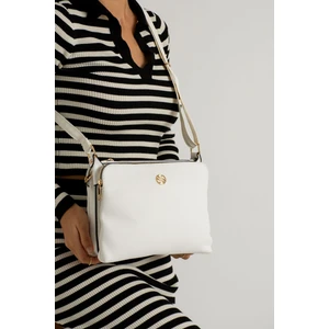 Kadın Suni Deri Ayarlanabilir Çapraz Askılı 4 Bölmeli ve Metal Fermuarlı Omuz Çantası