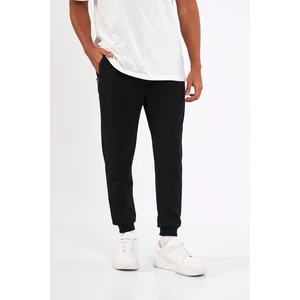Erkek Siyah Slim Fit Jogger Cep Nakış Fermuar Detaylı Eşofman Altı