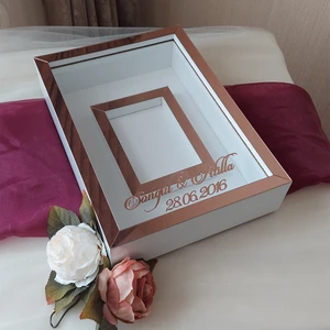 Verda Çerçeve 25X35 cm Fotoğraf Bölümlü Isimli Beyaz-Rose Yarı Pleksi Kaplamalı Derin Anı Çerçevesi! Gül Kutusu! Ledsiz