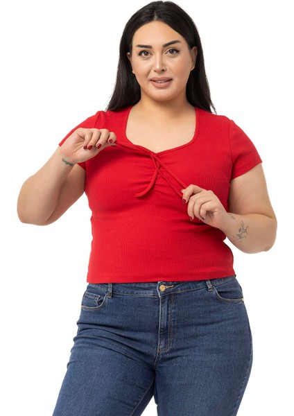 Büyük Beden Yarım Kollu Göğüste Bağcık Detaylı Kaşkorse Kırmızı Body