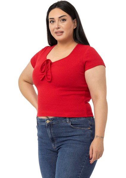 Büyük Beden Yarım Kollu Göğüste Bağcık Detaylı Kaşkorse Kırmızı Body