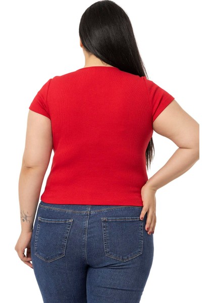 Büyük Beden Yarım Kollu Göğüste Bağcık Detaylı Kaşkorse Kırmızı Body