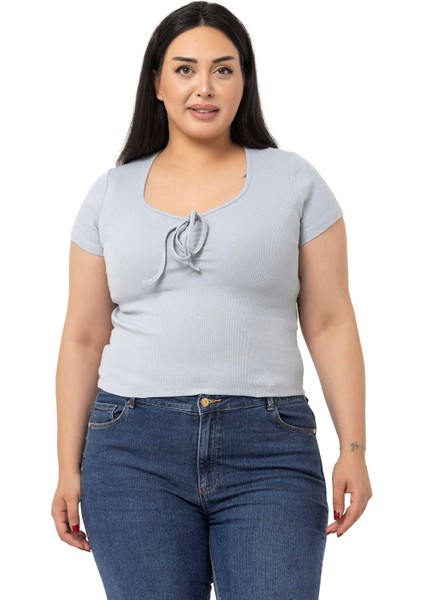 Büyük Beden Yarım Kollu Göğüste Bağcık Detaylı Kaşkorse Gri Body