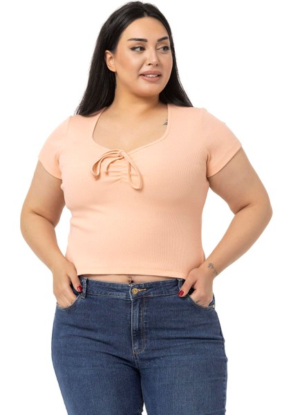 Büyük Beden Yarım Kollu Göğüste Bağcık Detaylı Kaşkorse Somon Body
