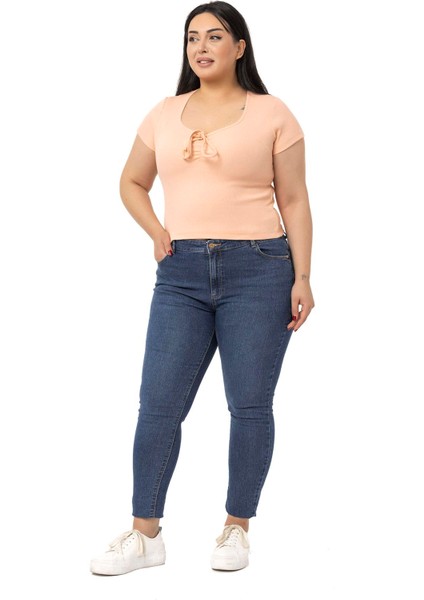 Büyük Beden Yarım Kollu Göğüste Bağcık Detaylı Kaşkorse Somon Body