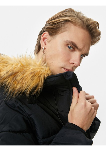 Şişme Mont Kapşonlu Kürk Yaka Detaylı Fermuarlı Cepli