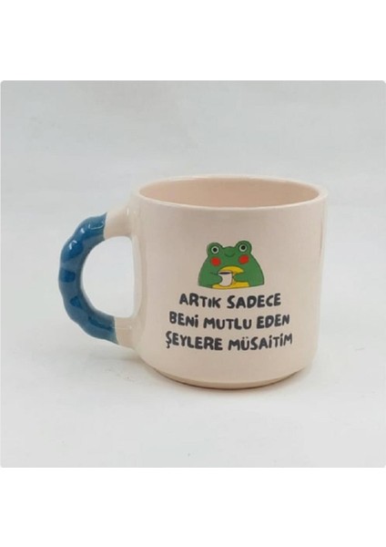 Artık Sadece Beni Mutlu Eden Şeylere Müsaitim Baskılı Mavi Kulplu Boncuk Kupa