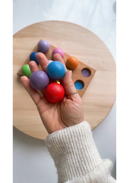 Waldorf Oyuncak Ahşap 12'li Renkli Toplar (Alt Zeminli) fırsatları