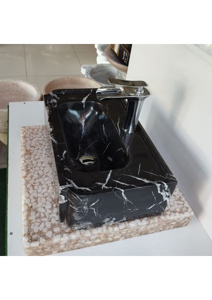 Toros Siyah Batarya Çıkışlı Dizayn Lavabo modelleri