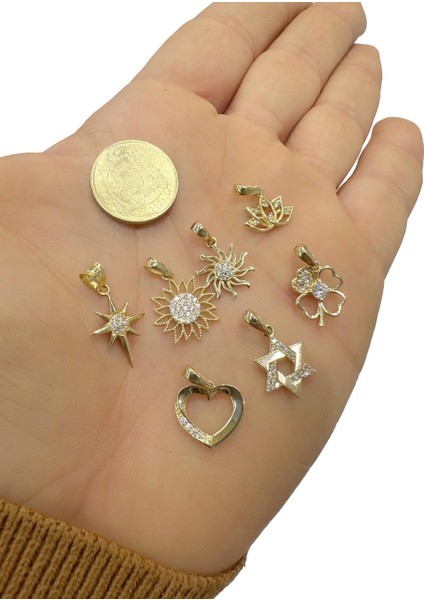 14 Ayar Altın Minik Lotus Çiçeği Kolye Ucu Charm