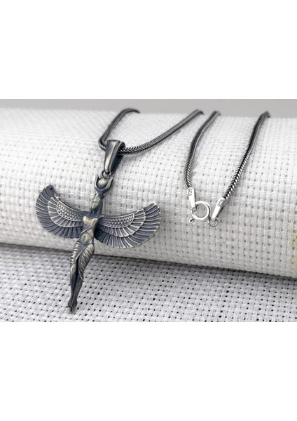 Antik Mısır Tanrıçası Isis Figürlü 3 Boyutlu 925 Ayar Gümüş Kolye fırsatları