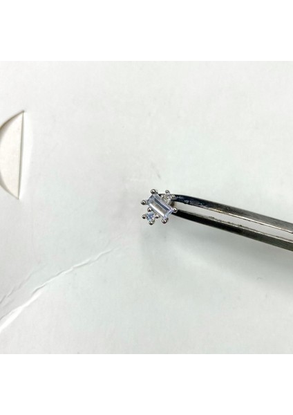 Gümüş Baget Tek Taş Tragus Küpesi Gümüş Kıkırdak Küpesi