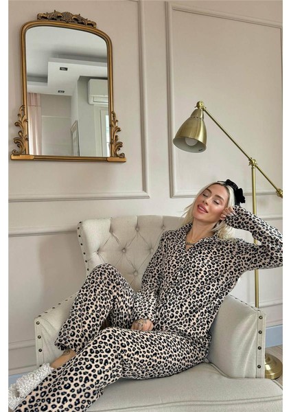 Kahve Tier Desenli Önden Düğmeli Peluş Polar Pijama Takımı