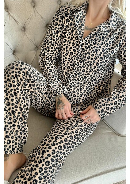 Kahve Tier Desenli Önden Düğmeli Peluş Polar Pijama Takımı