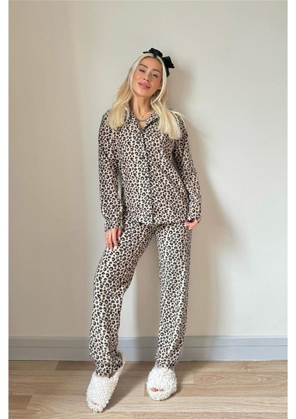 Kahve Tier Desenli Önden Düğmeli Peluş Polar Pijama Takımı