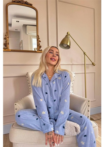 Mavi Çam Desenli Önden Düğmeli Peluş Polar Pijama Takımı fiyatları