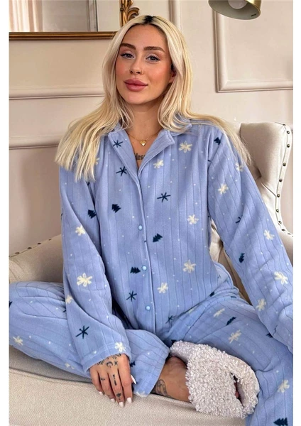 Pijama Evi Mavi Çam Desenli Önden Düğmeli Peluş Polar Pijama Takımı