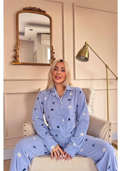 Mavi Çam Desenli Önden Düğmeli Peluş Polar Pijama Takımı