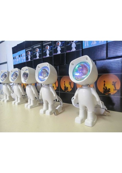 Dimlenebilir Beyaz Astronot Gün Batımı Efektli Lambası ,kumandanlı, USB Kablolu fırsatları