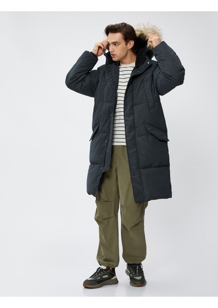 Uzun Şişme Mont Kapşonlu Kürk Detaylı Fermuarlı Cepli