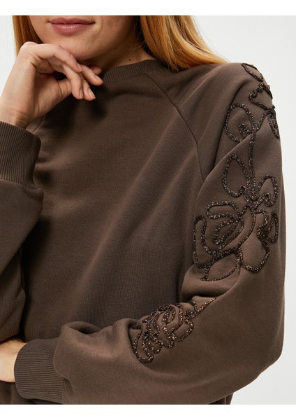 Şahika Ercümen x Koton - Bisiklet Yaka Nakışlı Sweatshirt indirimleri
