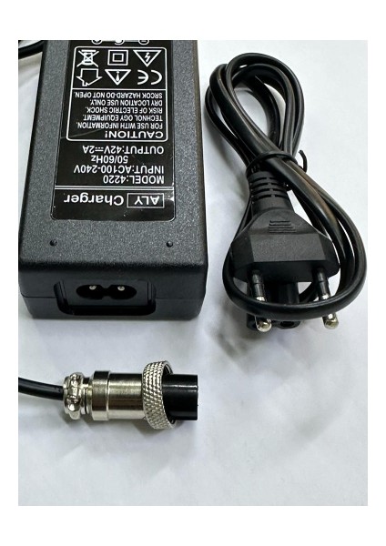 42 Volt 2 Amper Scooter Adaptörü 3 Pinli Elektrikli Scooter Adaptörü 3 Pin Çapı 1.23 cm