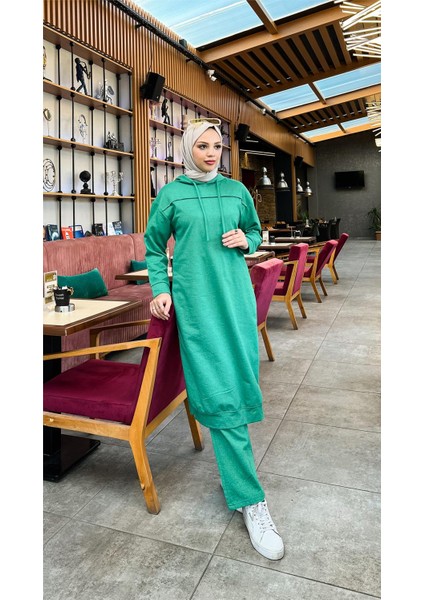 Uzun Tunik Kapşonlu Kenardan Yırtmaçlı Ikili Spor Takım - 3034 - Benetton Yeşil