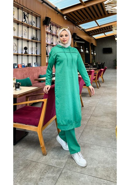 Uzun Tunik Kapşonlu Kenardan Yırtmaçlı Ikili Spor Takım - 3034 - Benetton Yeşil