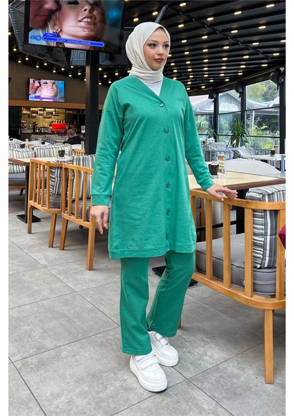 Düğmeli V Yakalı Sade Basic Eşofman Spor Ikili Takım - 3051 - Benetton Yeşil fiyatları