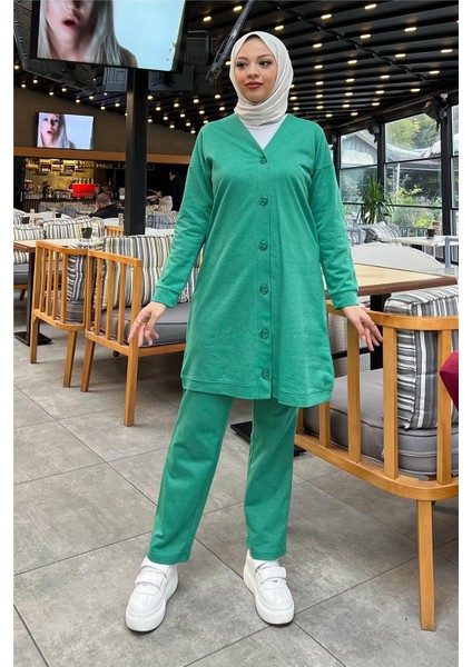 Düğmeli V Yakalı Sade Basic Eşofman Spor Ikili Takım - 3051 - Benetton Yeşil fırsatları