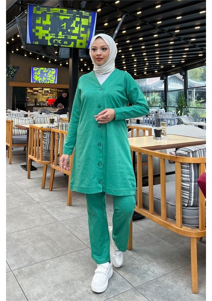 Düğmeli V Yakalı Sade Basic Eşofman Spor Ikili Takım - 3051 - Benetton Yeşil indirimleri