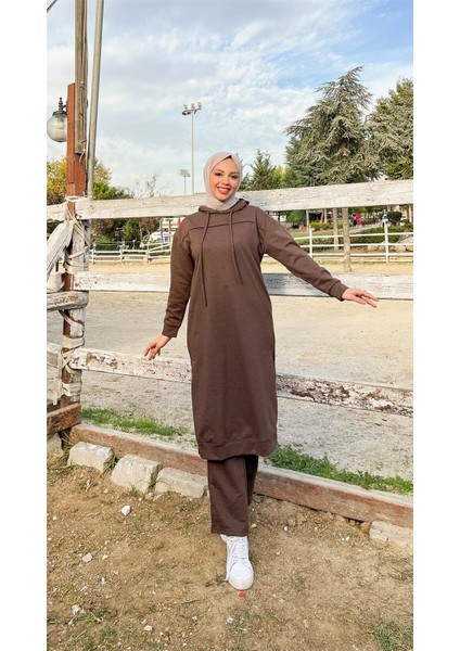 Uzun Tunik Kapşonlu Kenardan Yırtmaçlı Ikili Spor Takım - 3034 - Kahverengi
