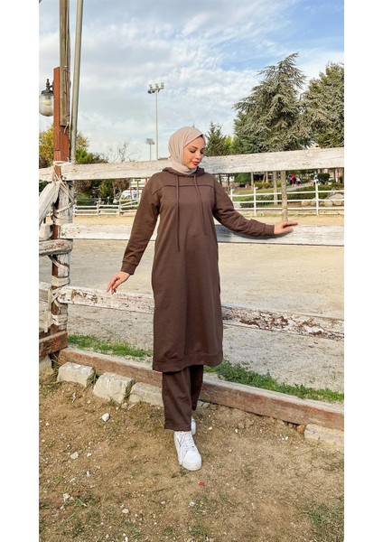 Uzun Tunik Kapşonlu Kenardan Yırtmaçlı Ikili Spor Takım - 3034 - Kahverengi
