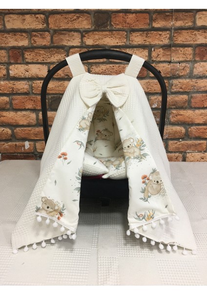 Krem Pikeli ve Poplin Kumaş, Ponponlu Puset Örtüsü ve Puset Minderi 2'li Set