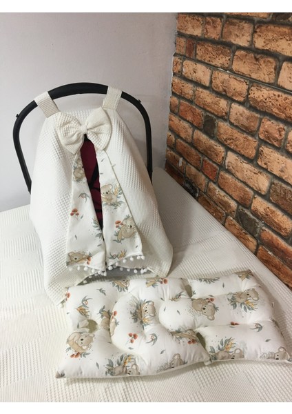 Krem Pikeli ve Poplin Kumaş, Ponponlu Puset Örtüsü ve Puset Minderi 2'li Set fiyatları