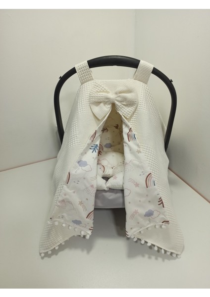 Krem Pikeli ve Poplin Kumaş, Ponponlu Puset Örtüsü ve Puset Minderi 2'li Set