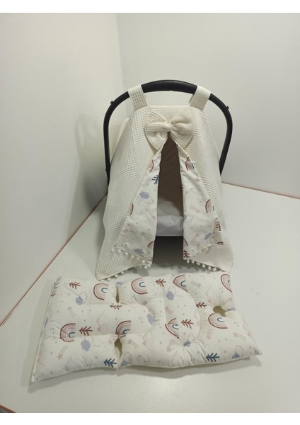 Krem Pikeli ve Poplin Kumaş, Ponponlu Puset Örtüsü ve Puset Minderi 2'li Set