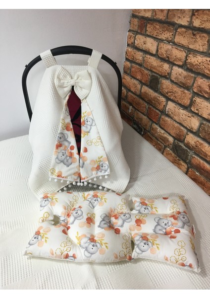 Buse Baby Home Krem Pikeli ve Poplin Kumaş, Ponponlu Puset Örtüsü ve Puset Minderi 2'li Set