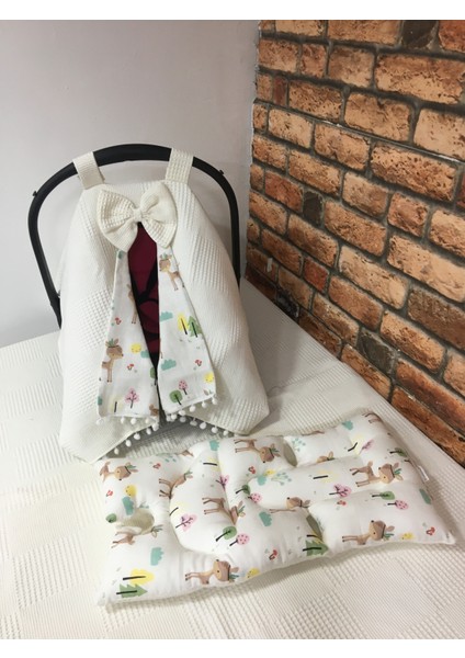 Krem Pikeli ve Poplin Kumaş, Ponponlu Puset Örtüsü ve Puset Minderi 2'li Set fiyatları