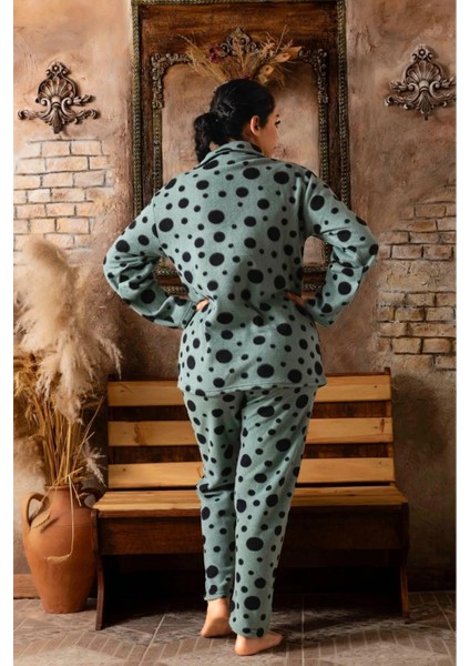Kadın Büyük Beden Kışlık Polar Gömlek Yaka Pijama Takımı 484 - 1 Adet