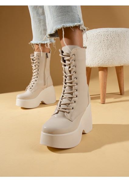 Laura Ekru Kadın Bot modelleri