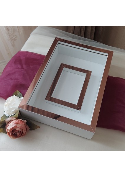 25X35 cm Fotoğraf Bölümlü Beyaz-Rose Yarı Pleksi Kaplamalı Derin Anı Çerçevesi! Gül Kutusu! Ledsiz Isimsiz indirimleri
