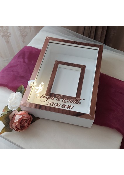 25X35 cm Fotoğraf Bölümlü Ledli Isimli Beyaz-Rose Yarı Pleksi Kaplamalı Derin Anı Çerçevesi! Gül Kutusu! modelleri