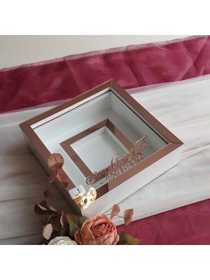 Verda Çerçeve 25X25 cm Fotoğraf Bölümlü Ledli Isimli Beyaz-Rose Yarı Pleksi Kaplamalı Derin Anı Çerçevesi! Gül Kutusu!