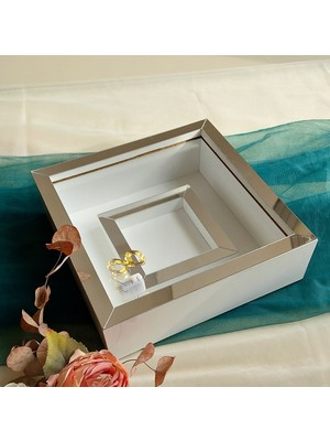 Verda Çerçeve 25X25 cm Fotoğraf Bölümlü Ledli Beyaz-Gümüş Yarı Pleksi Kaplamalı Derin Anı Çerçevesi! Gül Kutusu! Isimsiz