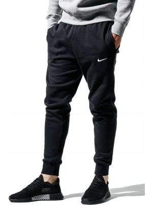 Nike Sportswear Fleece Jogger Taper Leg Dar Kesim Eşofman Altı Şardonlu Polarlı Siyah