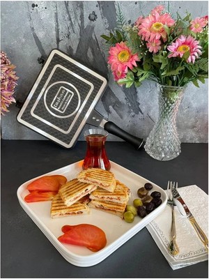 Taşhan Ocak Üstü Tost Makinesi Siyah 1000 W Çift Taraflı Granit Plaka ile Pratik Kullanım