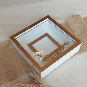 Verda Çerçeve 25X25 cm Fotoğraf Bölümlü Ledli Isimli Beyaz-Bronz Yarı Pleksi Kaplamalı Derin Anı Çerçevesi! Gül Kutusu!