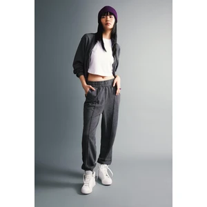 Coool Basic Düz Beli Paçası Lastikli Cepli Kalın Basic Jogger Eşofman Altı B8193AX23WN