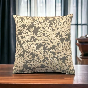 Pillows Store Mercan Desenli Krem Kırlent Kılıfı 45CM*45CM